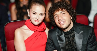 Selena Gomez és Benny Blanco kimondták a boldogító igent, álomszép menyasszony volt az énekesnő