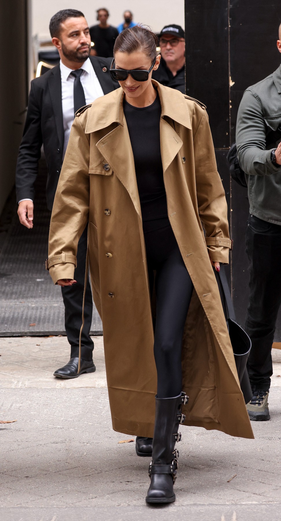 Bella Hadid ballonja egy örök darab, ami senkinek a szekrényéből nem hiányozhat 