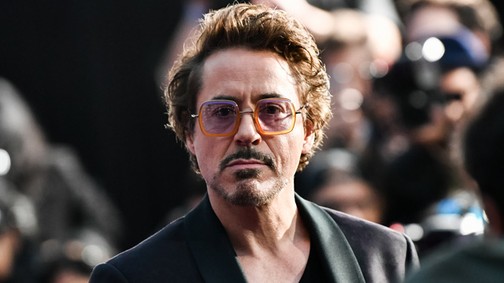 Megőrülünk Robert Downey Jr stílustrükkjétől