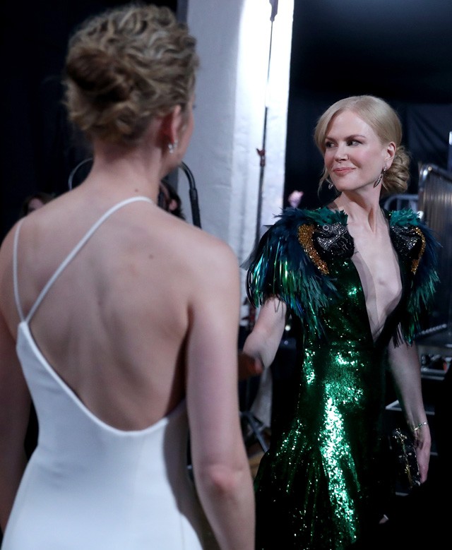 Nicole Kidman Sag gálán viselt pávaruhája