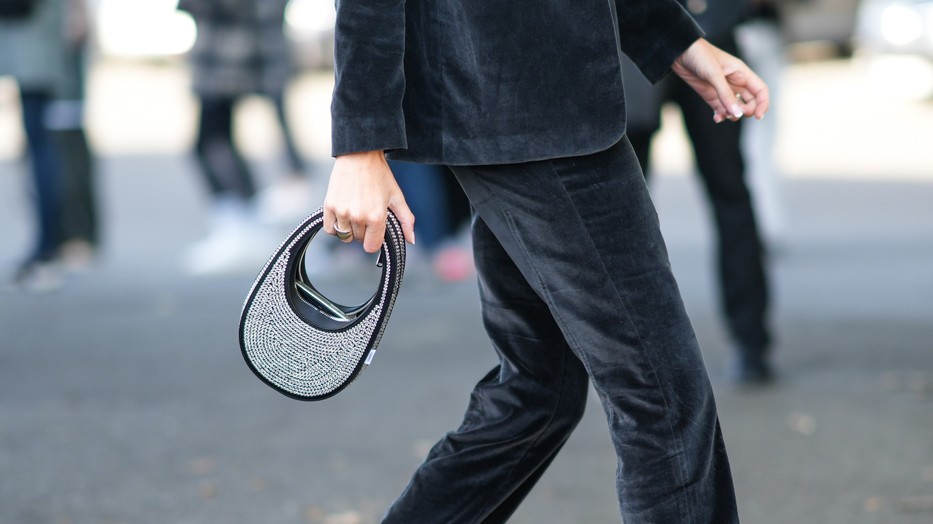 Ezennel megnyitjuk a partiszezon témakört: kezdjük a táskamustrával