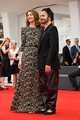 Sofia Coppola egy földig érő Marc Jacobs ruhában jelent meg a Marc By Sofia premierjén. A dokumentumfilm Marc Jacobs bensőséges, szokatlan portréja, melyet Sofia Coppola rendezett.
