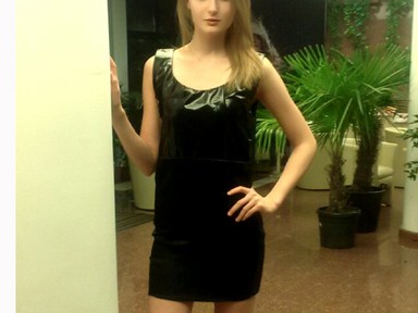 Pénteki parti szettben a modell