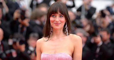 Igen, ez tényleg Dakota Johnson: így nézett ki a színésznő szőkén, rövid hajjal, amikor még modellkedett