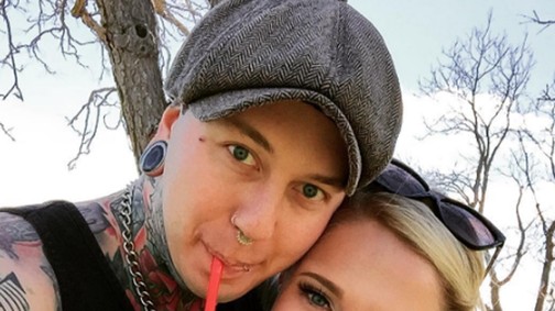 Megható! Egy művész tetoválásban kérte meg barátnője kezét!