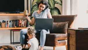 Karriert építenél, közben vágysz az anyaságra is, és félsz, hogy ez túl sok? Nem vagy egyedül 