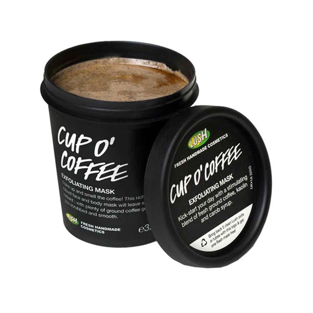 *Kávé, kávé, kávé!*Ha te sem bírod kinyitni a szemeidet egy gőzölgő fekete nélkül, duplázd meg! Dobd fel a Lush arcmaszkját, a gazdag, aromás kávéfőzet serkenti a vérkeringést, így a bőrt és az érzékszerveket is felébreszti!Cup O'Coffee arcpakolás LUSH 3290 Ft/ 150 g 