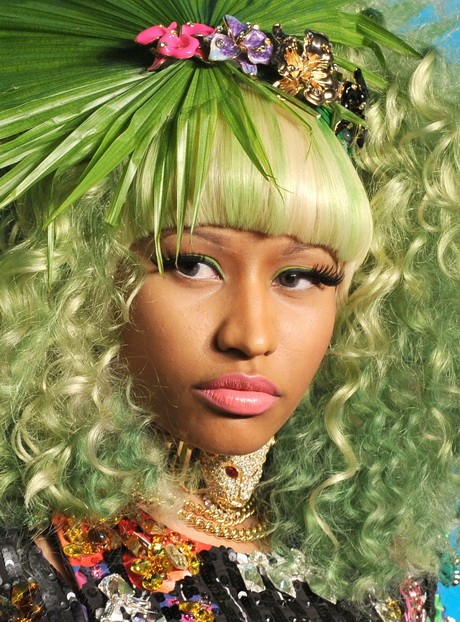 460-nicki-minaj-versace-for-h-und-m-show-d0000FD1Bee187c7ec7b3.jpg