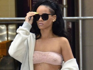 Most Rihanna mutogatta a melleit