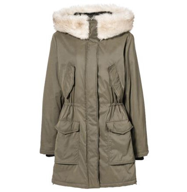 C&A 22990 ft helyett 18390 ft