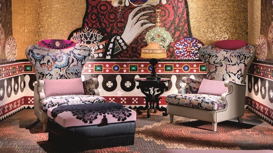 Egy bútormárka és egy divattervező véletlen találkozása az asztalosműhelyben 