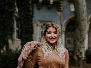 Nagy Kata bebizonyítja, hogy a szoknya lehet egy tökéletes téli darab is