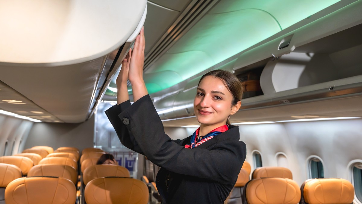 Mennyit keres egy légiutas-kísérő? Egy aktívan dolgozó stewardess válaszolta meg a kérdést