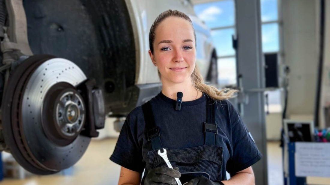 Nagy Valentina autószerelő