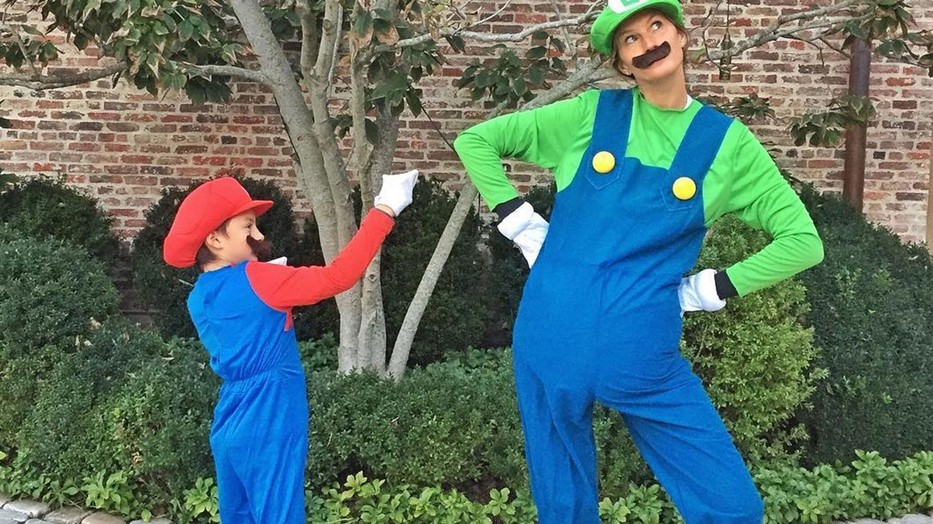 Ezek a családi halloweeni jelmezek annyira édesek, hogy már-már sírunk