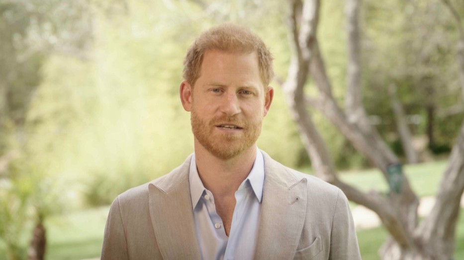 Harry herceg kudarcot vallott: sorra cserélik vissza a könyvét