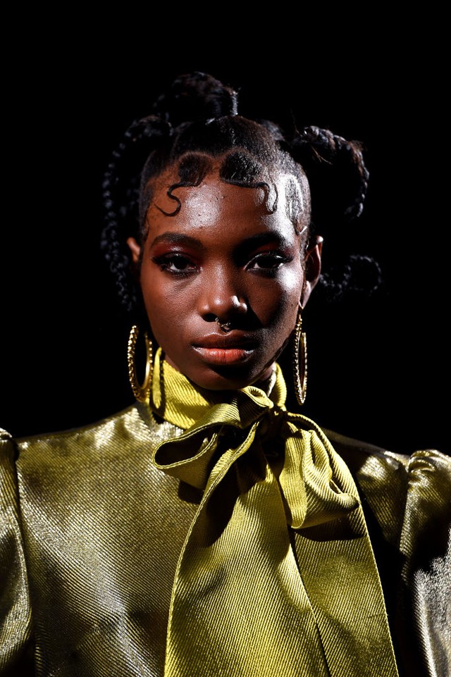 Középpontban a BABAHAJAK!