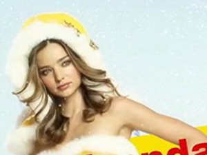 Sárga mikuláslány: Miranda Kerr bizarr reklámja