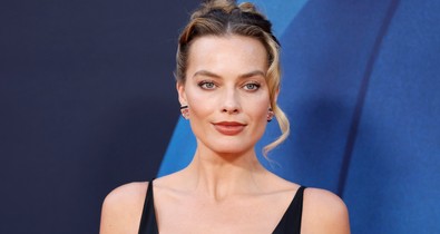 Margot Robbie álomszép ruhájából csak úgy árad a meztelenség, nem lehetett másra figyelni a vörös szőnyegen