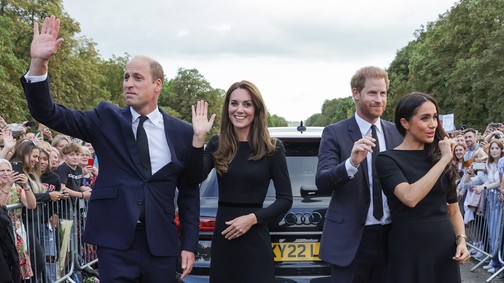 Harry herceg hátba támadja Katalin hercegnét