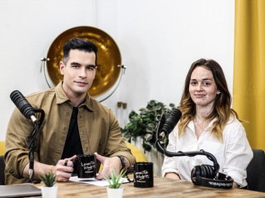 Gyerekként megverték a szeplős lányt, ő most modellkarrierre tör - Lakatos Levente podcastjában mutatkozik be