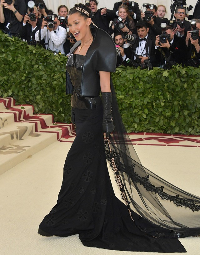 Bella Hadid a 2018-as MET gálán