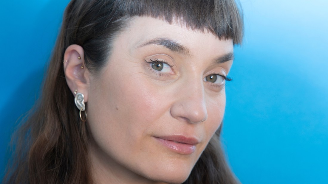 Dévényi Dalma közel két évtizedig vezette a Je Suis Belle divatmárkát Kiss Tiborral, de már az ékszertervezésben éli ki a kreativitását