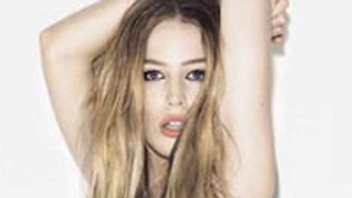 Idén még ruha nem nagyon volt a brazil szupermodellen!