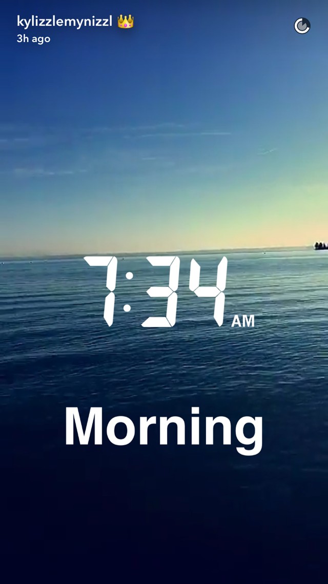 Balatoni stég, napraforgók - Kylie Jenner ezt látta Magyarországból