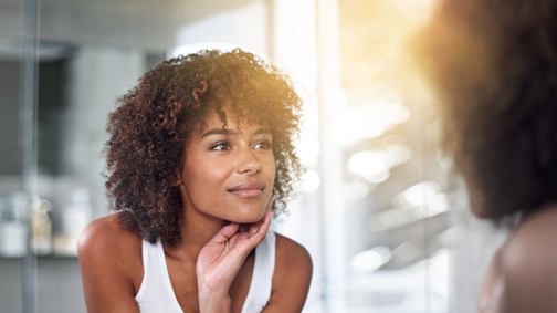 Tudatos otthoni bőrápolás - Dr. Gyöngyösi Nóra bőrgyógyász elárulja, hogyan fogj neki!