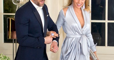 Blake Lively egy szuperszexi hálóköntösben ment a Fehér Házba!