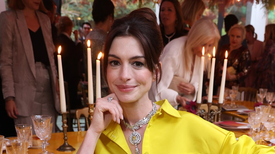  Anne Hathaway a Bulgari nyári partiján