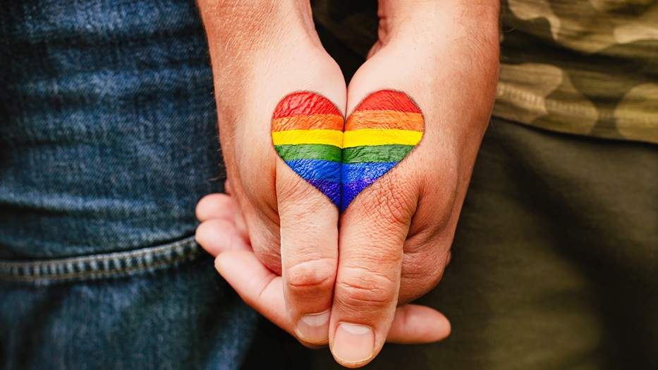 "Néha túlságosan is vártam az elfogadásra a világtól" - egy meleg fiú története