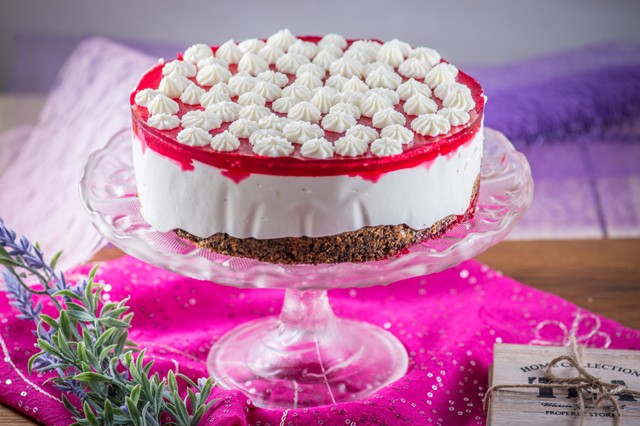 Mennyei málnás túrótorta, amit könnyű elkészíteni!