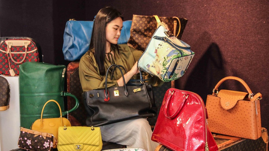 A Walmart Wirkin táskája tökéletesen megmutatja, hogyan lehet pár pillanat alatt szétzúzni a luxusmárkák körüli különleges aurát