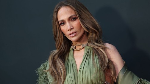 Jennifer Lopez aprócska szettje nem sokat hagy a képzeletre, tangás body-ban állt színpadra