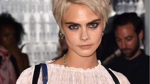 Cara Delevingne új szerelmével turbékol, exbarátnője szeme láttára
