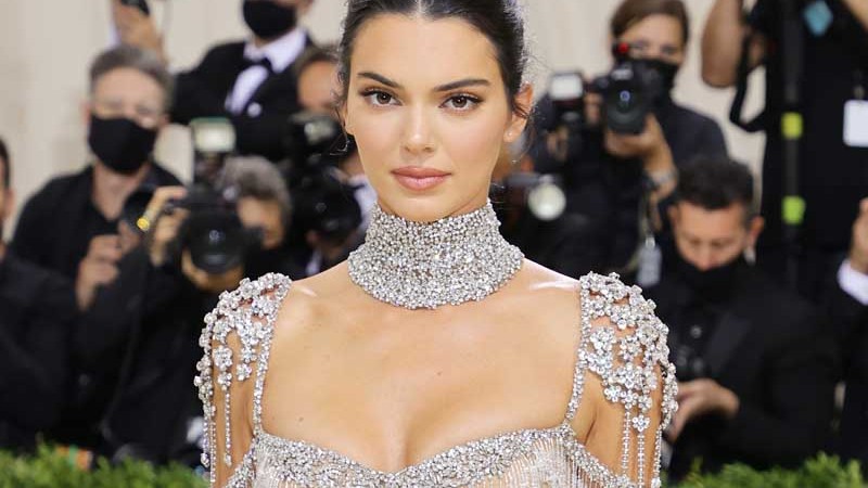 Pucérruhák a vörös szőnyegről: ők a 2021-es Met gála alulöltözött sztárjai