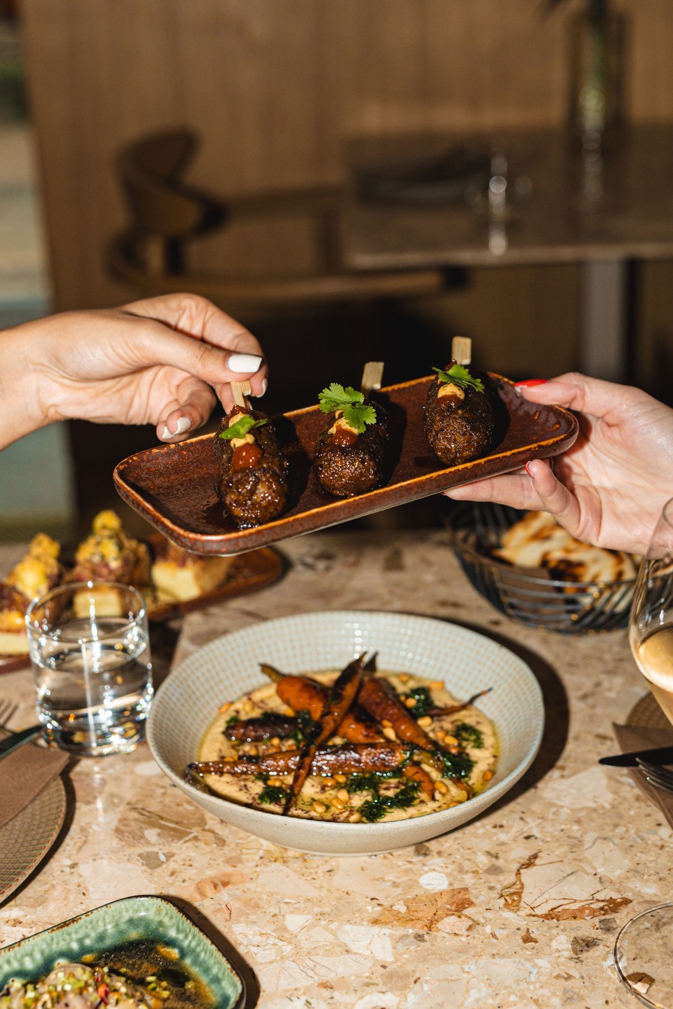 Flava Kitchen&More - Egy hely Budapest szívében, ahol a tudatos gasztronómia, a fenntarthatóság és a világ ízei találkoznak.