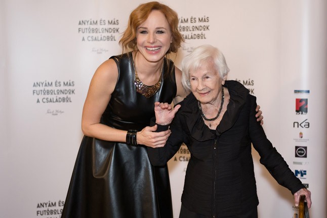 Ónodi Eszter és Danuta Szaflarska az Anyám és más futóbolondok a családból premierjén