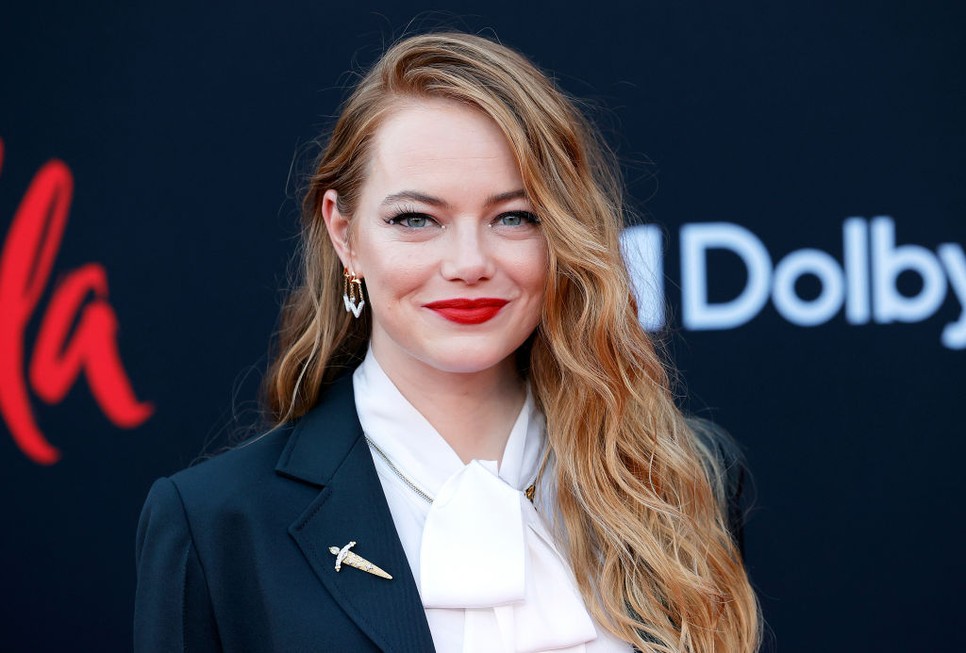 Emma Stone visszatért a vörös szőnyegre egy fantasztikus Louis Vuitton összeállításban