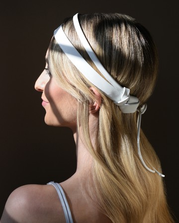 Az Agnes Kovacs és a KEVIN.MURPHY kolleborációja izgalmas, különleges hajkiegészítőket eredményezett, amelyek kifinomulttá teszik a frizurádat