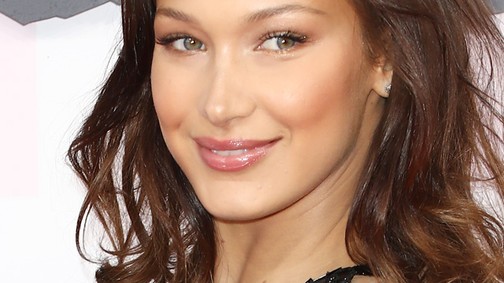 Bella Hadid haja sosem volt még ilyen hosszú! Mint egy tündér!