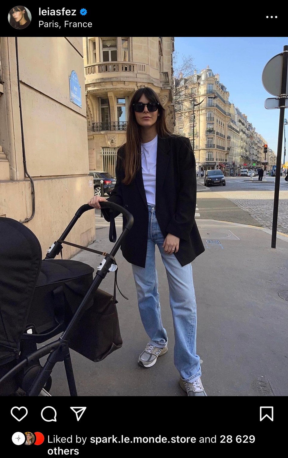 A fekete blézer igazi aduász a francia nők öltözködésében