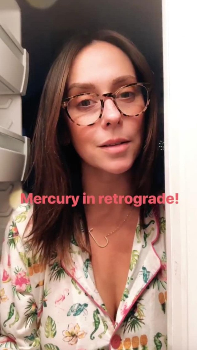 Jennifer Love Hewitt olyan szelfitrükköt osztott meg, hogy sírni fogsz a röhögéstől, mégis működik