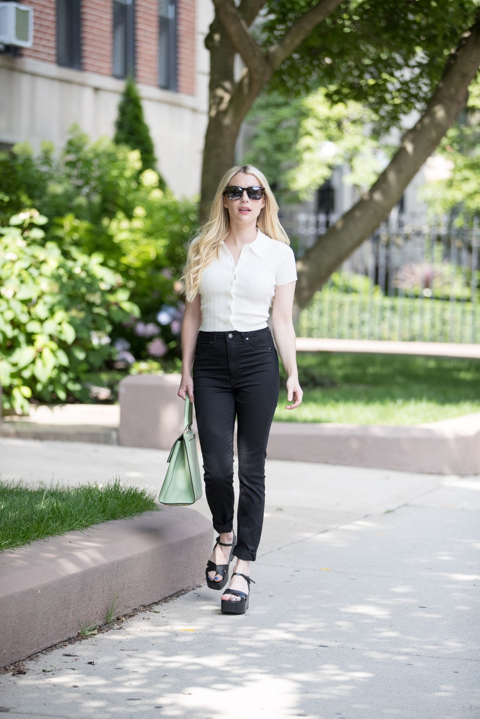 Most szinte mindenki visszatért ehhez a régi farmertrendhez! Szerezz be te is egyet a GLAMOUR-napok alatt!