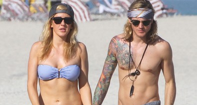 Ellie Goulding a parton is roppant dögös