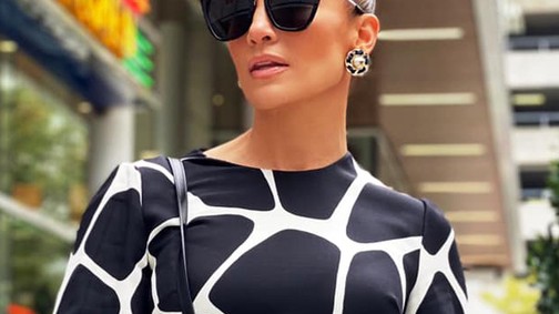 Jennifer Lopez is bevetette a szezon legmenőbb stílustrükkjét és irtó jól néz ki