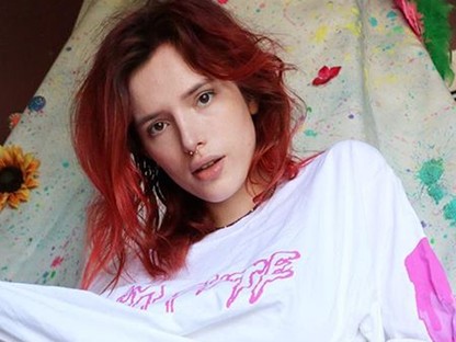Micsoda? Bella Thorne szakított pasijával, hogy összejöjjön egy lánnyal?