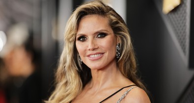 Heidi Klum bikinifelsőjét ledobva, félmeztelenül mártózott meg a tengerben, és nem kér érte elnézést